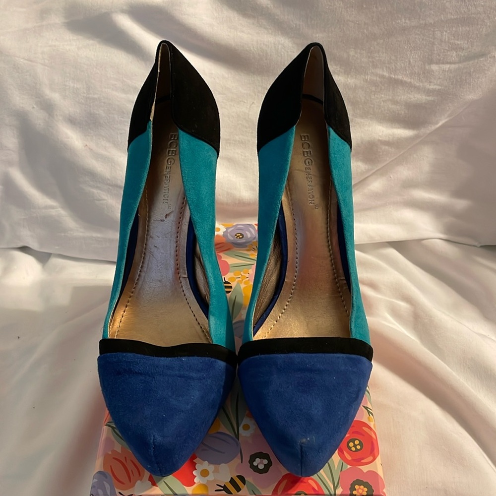 BCBGeneration Blue/Teal/Black colorblock platform heels size 10B/40